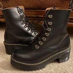 Dr. Marten Leona Black Vintage Smooth Leather Lace-Up Platform Boots